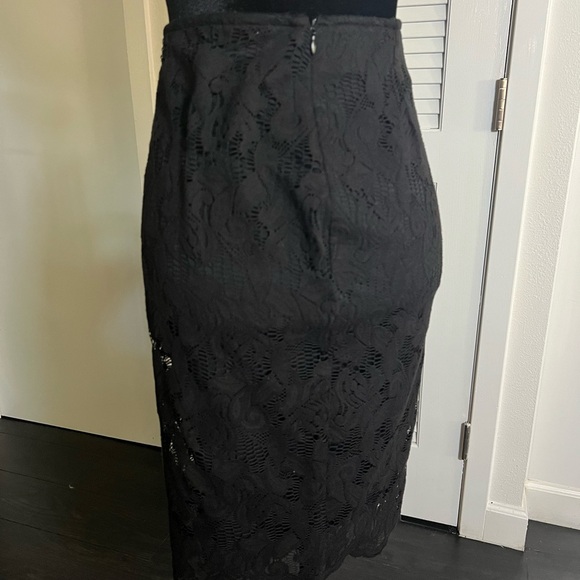 Zara Black Lace Back Zip Midi Pencil Skirt with Cut Out Design Size XS - Picture 2 of 6
